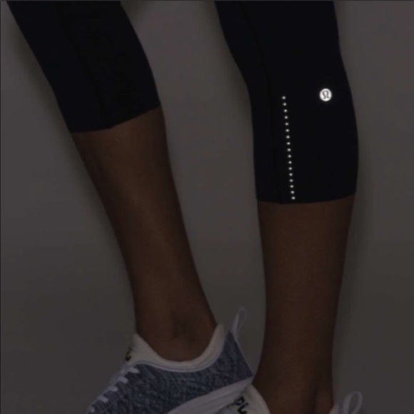 Lululemon Fast & Free *Reflective* Crop 19” - Midnight Navy - Picture 8 of 14